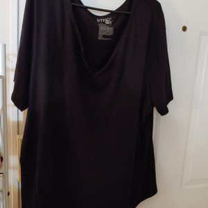 Black blouse with a V cut. By terra & sky. Size 3X